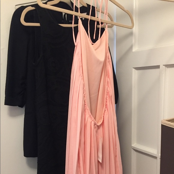 Tobi light pink backless + pleated cocktail dress - Picture 3 of 5